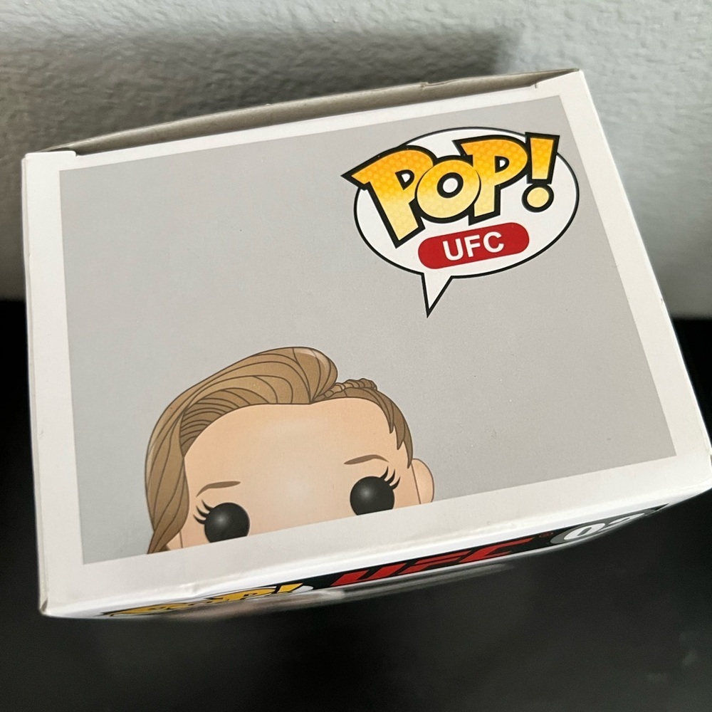 Funko Pop UFC Ronda Rousey Figure - Picture 3 of 7
